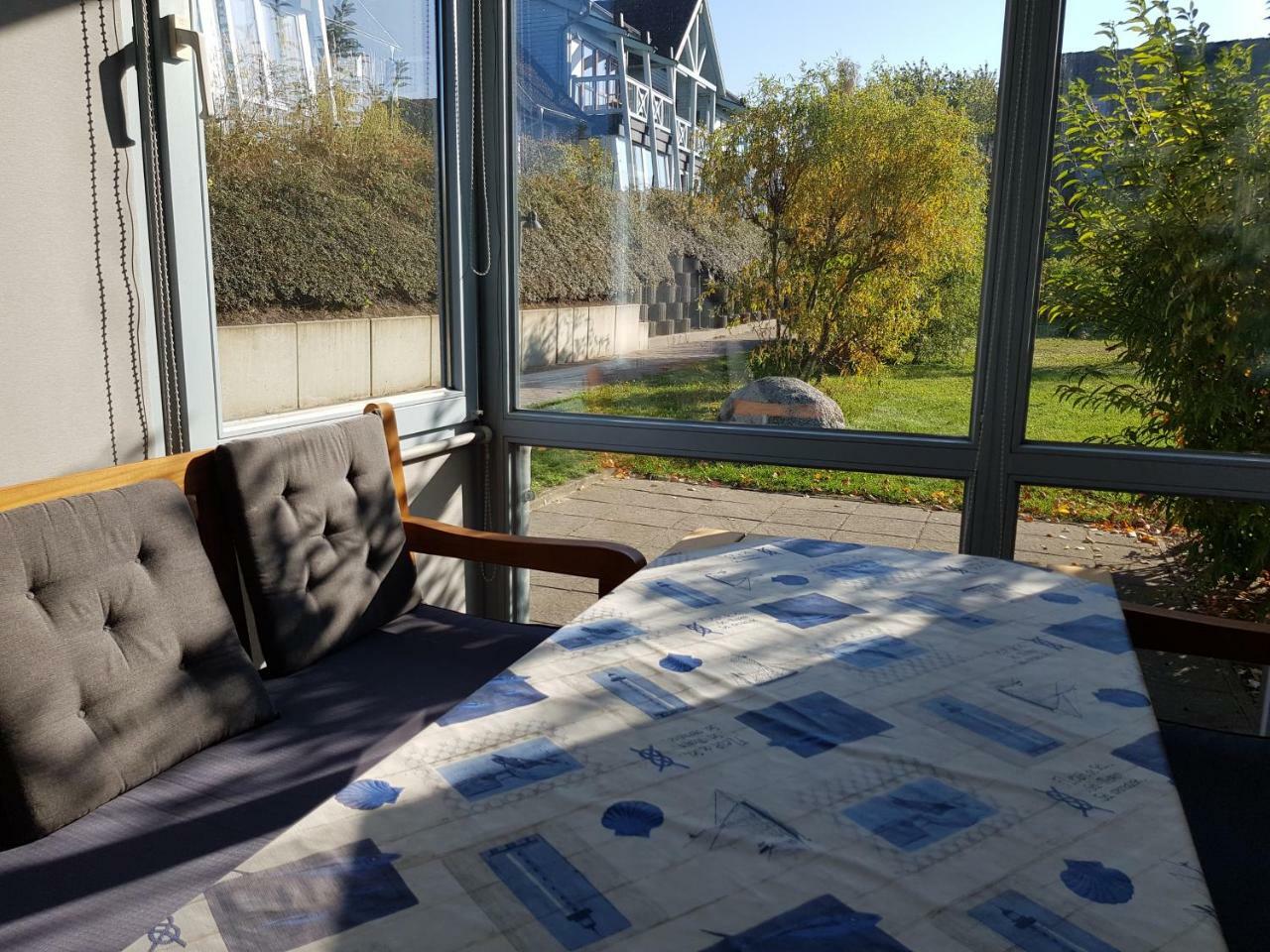 Ferienwohnung 4 Im Haus Am See Mit Wintergarten Und Terrasse Seedorf  الغرفة الصورة