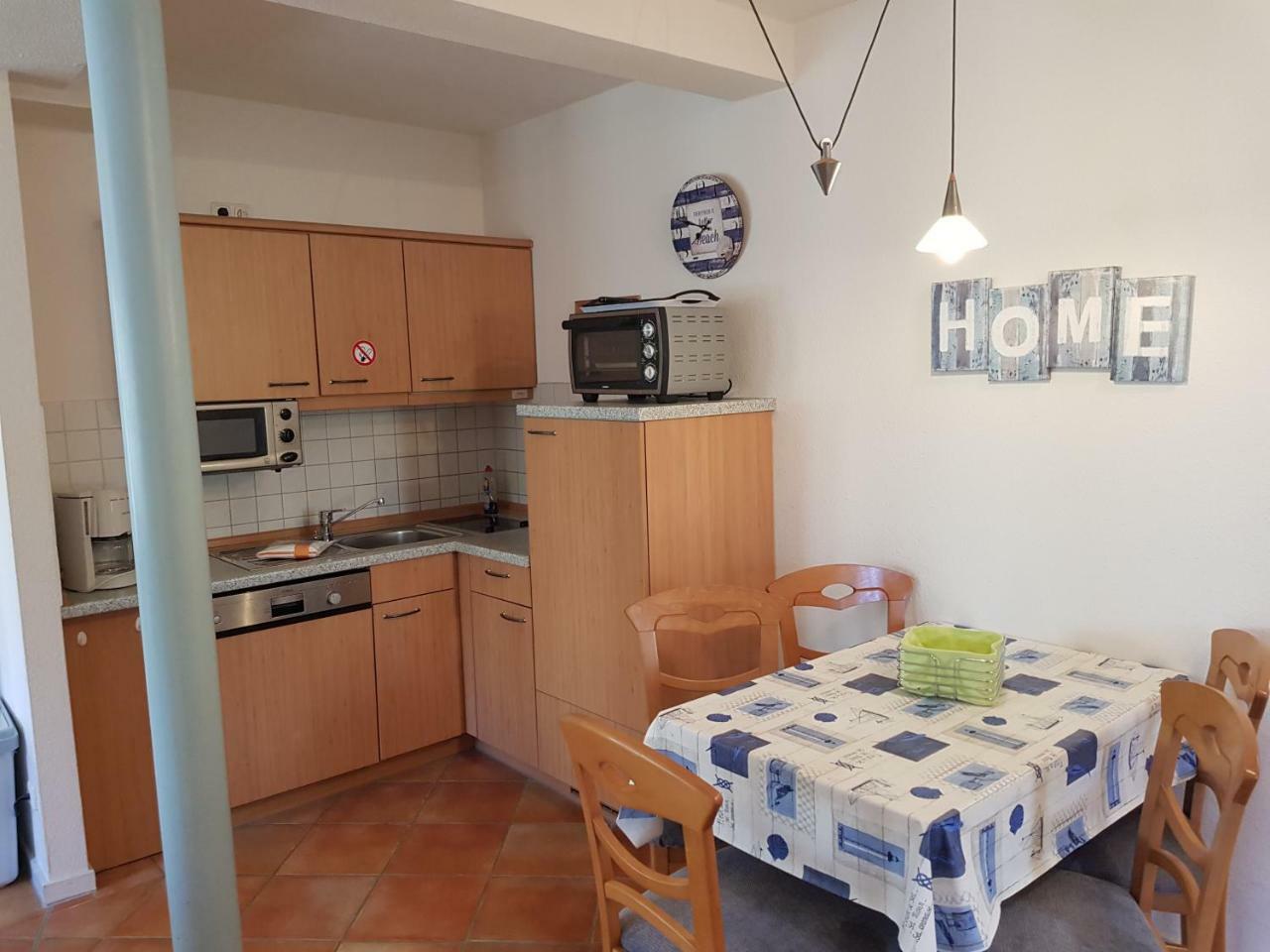 Ferienwohnung 4 Im Haus Am See Mit Wintergarten Und Terrasse Seedorf  الغرفة الصورة