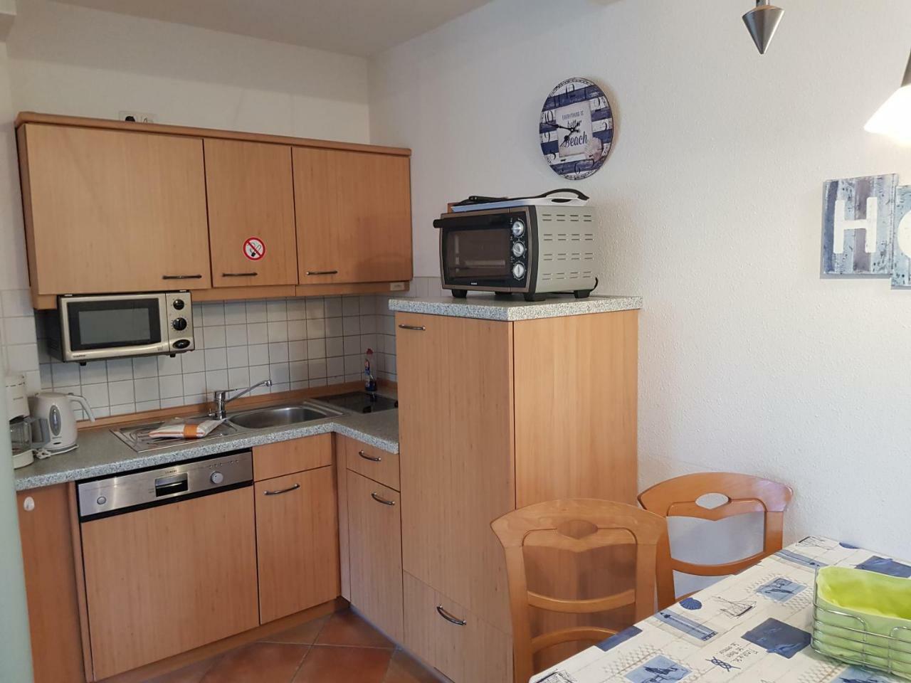 Ferienwohnung 4 Im Haus Am See Mit Wintergarten Und Terrasse Seedorf  الغرفة الصورة